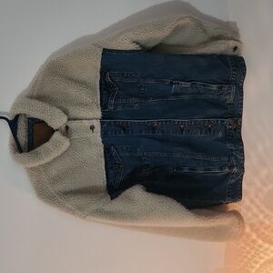 Sherpa American Eagle Ladies Jean Jacket size Medium